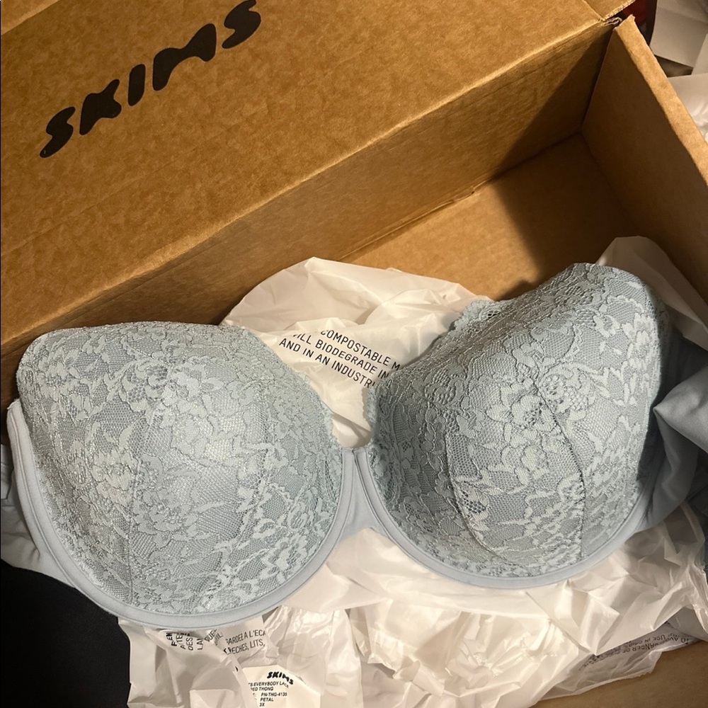 SKIMS Lace Bra